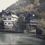 Поглед са моста преко Пливе на сеоске куће, Језеро, 13. октобар 1912. (фото www.albert-kahn.hauts-de-seine.fr)
