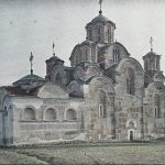 Поглед на манастирску цркву, Грачаница, 5. мај 1913. (фото www.albert-kahn.hauts-de-seine.fr)