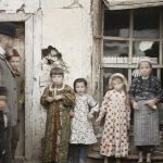 Jean Brunhes посматра четири мала Јевреја и Турка, Приштина, 4. мај 1913. (фото www.albert-kahn.hauts-de-seine.fr)