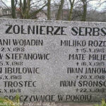 Спомен плоча сахрањеним српским војницима на гробљу у Могилну (фото Адам Августињак)