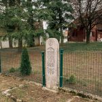 Крајпуташ Живану Ненадићу у Љубањама (фото Бојан Радојичић)