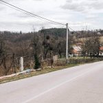 Крајпуташ Радомиру Крстовићу поред старог пута Ужице – Пожега (фото Бојан Радојичић)