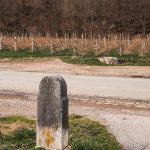 Крајпуташ Ненаду Старчевићу у Волујцу (фото Бојан Радојичић)