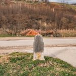 Крајпуташ Ненаду Старчевићу у Волујцу (фото Бојан Радојичић)