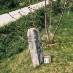 Крајпуташ Станку Ћосићу у Мијатовићима у Биосци (фото Бојан Радојичић)