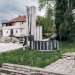 Споменик у центру села Кремна (фото Бојан Радојичић)