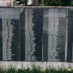 Спискови бораца и жртава на споменику у центру села Кремна (фото Бојан Радојичић)
