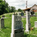 Споменик Милану Гмизовићу на гробљу на потесу Бели Камен у Буару (фото Бојан Радојичић)