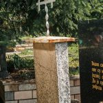 Споменик Мијаилу Дуњићу на гробљу код школе у Никојевићима (фото Бојан Радојичић)