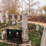 Споменик Гаврилу Јараковићу на гробљу у Кесеровини, Биоска (фото Бојан Радојичић)