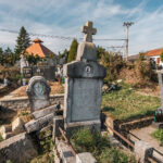 Споменик Крсти Ј. Милутиновићу на гробљу у центру Дрежника (фото Бојан Радојичић)