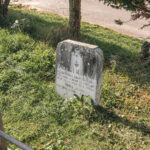Споменик Завиши М. Лучићу на гробљу у центру Дрежника (фото Бојан Радојичић)