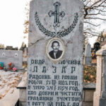 Споменик Лазару Радовићу на гробљу у Равањском пољу, Равни (фото Бојан Радојичић)