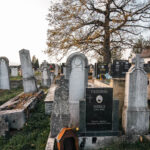 Споменик Бранку Радовићу на гробљу у Равањском пољу, Равни (фото Бојан Радојичић)