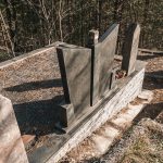 Споменик Андрији и Миловану Марјановићима на гробљу у Доњем Селу у Доброселици (фото Бојан Радојичић)