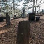 Споменик Војину Токовићу на централном гробљу у Јабланици (фото Бојан Радојичић)