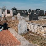Споменик Јеврему Дужанићу на гробљу у Мачкату (фото Бојан Радојичић)