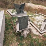 Споменик Видоју, Живку и Лазару Живковићима на гробљу крај манастира Увац у Стублу (фото Бојан Радојичић)