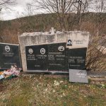 Споменик Ђорђу, Ранку и Радомиру Новаковићима на Радуловића гробљу у Гостиљу (фото Бојан Радојичић)