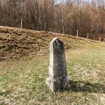 Крајпуташ Раденку Бојовићу у Сирогојну (фото Бојан Радојичић)