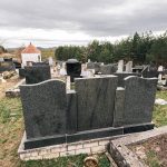 Споменик Влаисаву Спасенићу на гробљу у чајетинској Трнави (фото Бојан Радојичић)