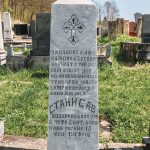 Споменик Урошу, Владимиру и Станисаву Коларевићима на гробљу у Бакионици (фото Бојан Радојичић)