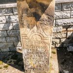 Споменик Војимиру и Војиславу Котарцима на гробљу у Бакионици (фото Бојан Радојичић)