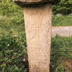 Крајпуташи код гробља на Мандиној стени у Честобродици (фото Бојан Радојичић)