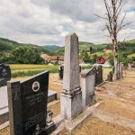 Споменик Симу Богдановићу на Богдановића гробљу у Доњој Добрињи (фото Бојан Радојичић)