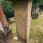 Споменик Тихомиру Лађевцу на Лађевачком гробљу у Доњој Добрињи (фото Бојан Радојичић)