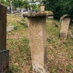 Споменик Тихомиру Лађевцу на Лађевачком гробљу у Доњој Добрињи (фото Бојан Радојичић)