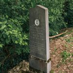 Споменик Божу Лађевцу на Лађевачком гробљу у Доњој Добрињи (фото Бојан Радојичић)
