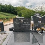 Споменик Милутину Вучићевићу на Вучићевића гробљу у Доњој Добрињи (фото Бојан Радојичић)