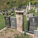 Споменик Остоји и Сибину Филиповићима на гробљу на Голом брду у Душковцима (фото Бојан Радојичић)
