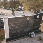 Споменик Велимиру и Миливоју Тешићима на Прелића гробљу у Глумчу (фото Бојан Радојичић)