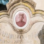 Споменик Радивоју Р. Илићу у порти Цркве Светих Апостола Петра и Павла у Горњој Добрињи (фото Бојан Радојичић)