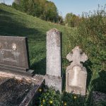 Споменик Љубомиру Сретеновићу на гробљу изнад цркве у Горњој Добрињи (фото Бојан Радојичић)