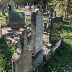 Споменик Љубомиру Сретеновићу на гробљу изнад цркве у Горњој Добрињи (фото Бојан Радојичић)