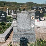 Споменик Веселину Достанићу на гробљу на потесу Стражара у Горњој Добрињи (фото Бојан Радојичић)