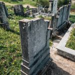 Споменик Веселину Достанићу на гробљу на потесу Стражара у Горњој Добрињи (фото Бојан Радојичић)