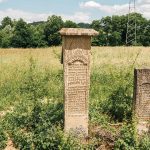 Крајпуташ Микаилу Перуничићу у Горобиљу (фото Бојан Радојичић)