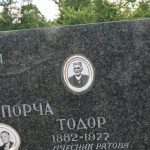 Споменик Тодору Томићу на гробљу на потесу Слатина у Горобиљу (фото Бојан Радојичић)