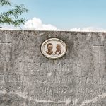 Споменик Веселину Максимовићу на Лазовића гробљу у Дражиновићима, Јежевица (фото Бојан Радојичић)