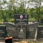 Споменик Драгиши Зириковићу и његовој породици на Лазовића гробљу у Дражиновићима, Јежевица (фото Бојан Радојичић)