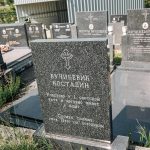 Споменик Костадину Вучићевићу на Вучићевића гробљу у Дражиновићима, Јежевица (фото Бојан Радојичић)