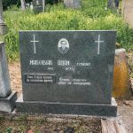 Споменик Стојану Мићовићу на гробљу на потесу Виноградина у Каленићима (фото Бојан Радојичић)