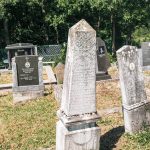 Споменик Момиру и Добривоју Новаковићима на Јанковића гробљу у Љутицама (фото Бојан Радојичић)