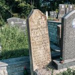 Споменик Михаилу Тодоровић Кустурићу на гробљу у Лопашу (фото Бојан Радојичић)
