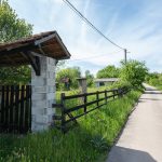 Крајпуташ Душану Стевановићу на Муњинском брду у Лопашу (фото Бојан Радојичић)