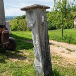 Крајпуташ Милисаву Танасијевићу на потесу Стране у Лопашу (фото Бојан Радојичић)